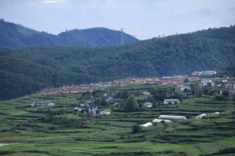 滇西北最大的搬迁集中安置点，总投资4 (2).jpg