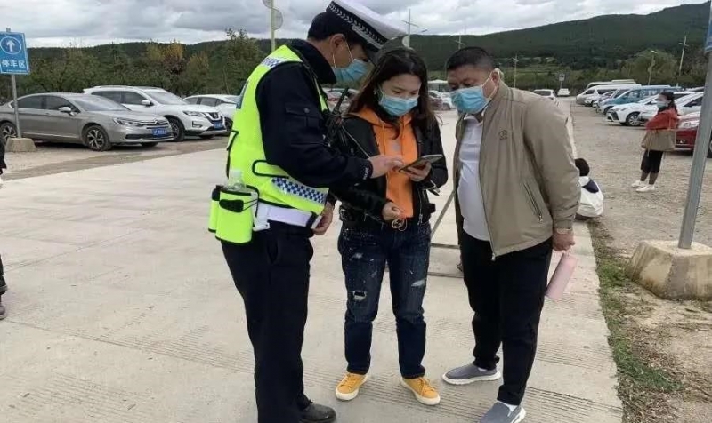 节日英雄出游在外不怕难，有他们在 (2).jpg