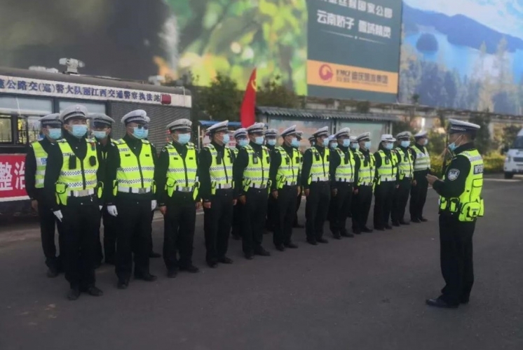 节日英雄出游在外不怕难，有他们在 (9).jpg