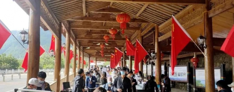 节日英雄出游在外不怕难，有他们在 (8).jpg