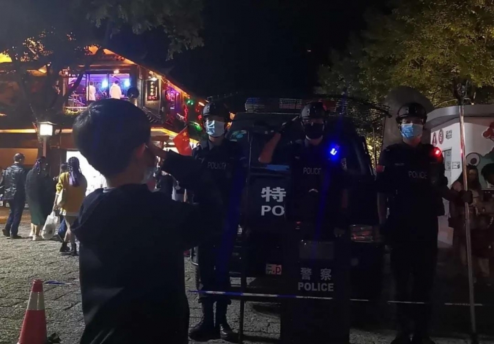 节日英雄看！那些不期而遇的温暖..... (4).jpg