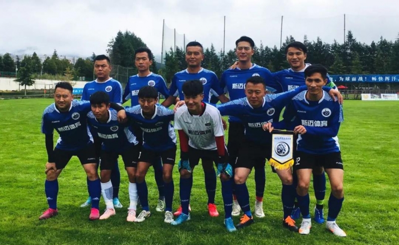 周末足球业余联赛开赛了，21支球队500多名运动员齐聚一堂 (5).jpg
