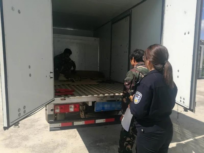 点赞！民警与群众合力救助濒危野生动物麂子 (5).jpg