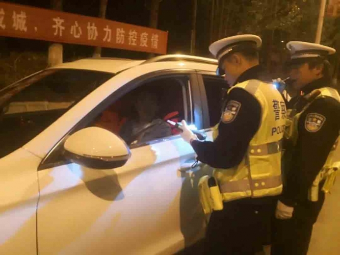 喝酒真的不能开车！上个月丽江这20人就着了.jpg