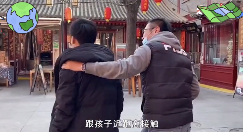 父亲辞职带14岁厌学儿子环游中国，目的地是丽江：把旅途变课堂 (4).jpg