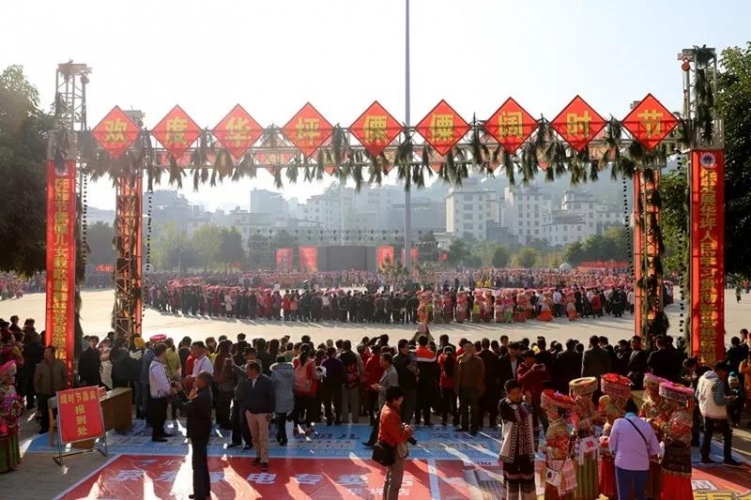 华坪县创新形式 夯实基础 奏响民族团结新乐章2.jpg