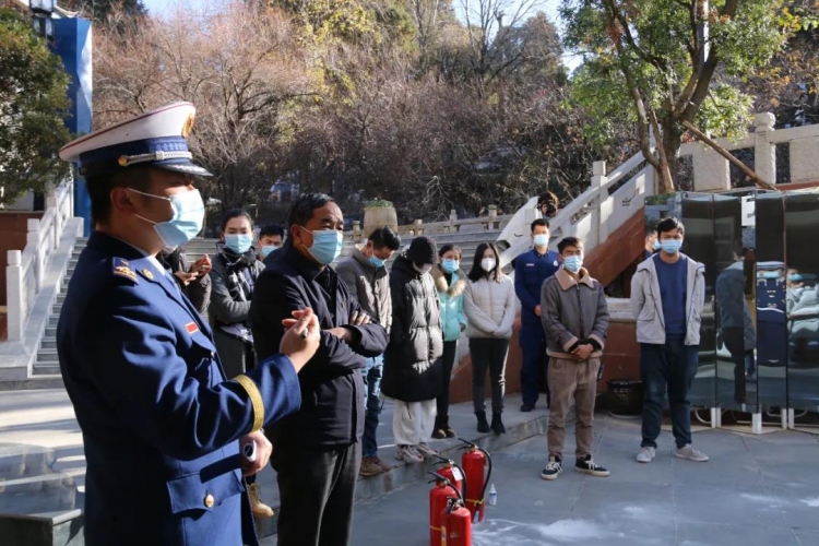 丽江双创园开展节前疫情防控和消防安全双演练 (1).jpg