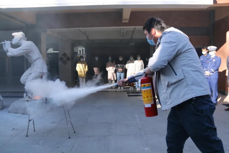 丽江双创园开展节前疫情防控和消防安全双演练 (4).jpg