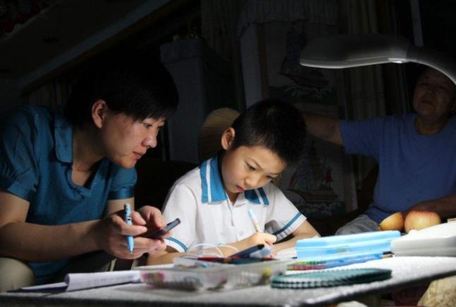 不得要求家长检查批改作业 课后服务要与正常下班时间相衔接5.jpg