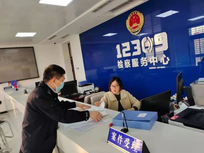 65岁老人参团丽江旅游突发疾病死亡 旅行社赔钱12万5.jpg