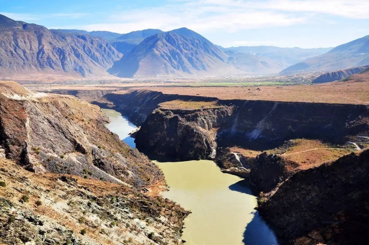 全国政协常委关注 大具金沙江大桥开始招标 造价八千万全部国有资金投入9.jpg
