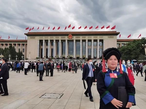 全国人大代表胡阿罗：九年履职路 一片为民情 (1).jpg