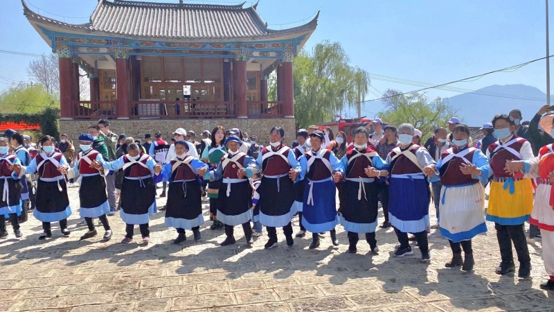 “2021丽江再出发”玉湖村乡村振兴项目正式签约 (3).jpg