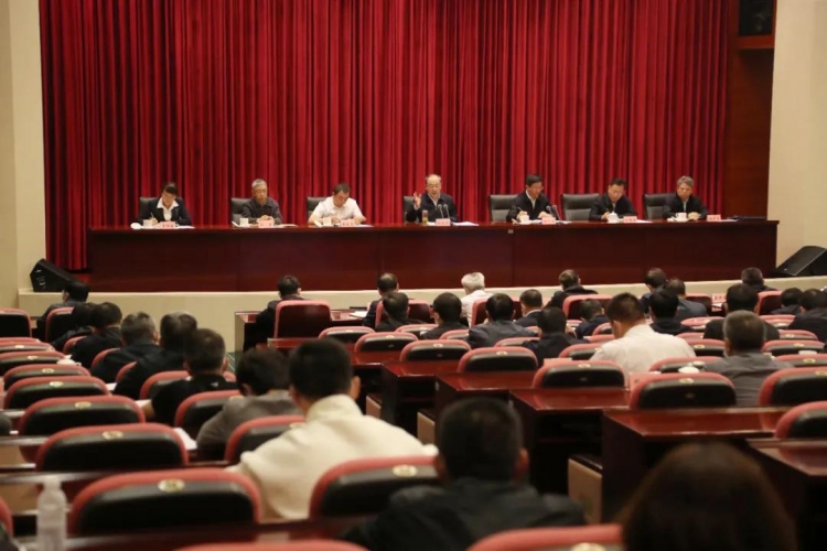 如期完成疫苗接种目标 市体育馆开设大型临时接种点.jpg