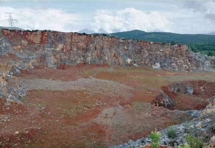 丽江市长江经济带废弃露天矿山生态修复项目：玉龙县拉市乡海南村废弃建筑石料用灰岩（.jpg