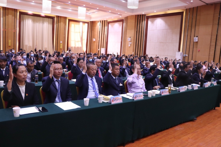 玉龙雪山管委会机关委员会换届选举大会举行，选举产生第二届管委会机关党委委员 (4).jpg