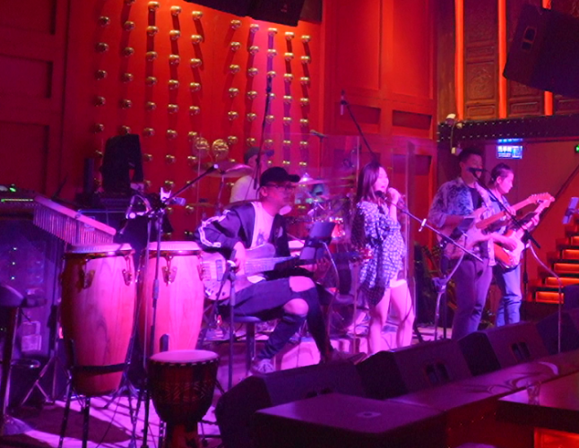 仲夏之夜来丽江古城玉河广场听民谣  他们唱丽江故事 免费入场哦！ (4).png