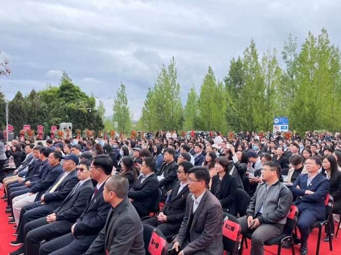 丽江的大学叫丽江了 丽江文化旅游学院一所充满精气神的高等学俯 (2).jpg