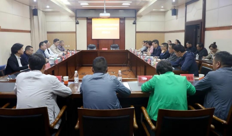 年产9万吨！玉龙县环保可回收高性能木塑复合板材项目预计年底投产 (2).jpg