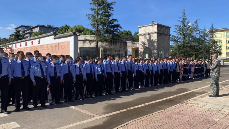 丽江强化市国防教育 涵养国家情怀 (1).jpg