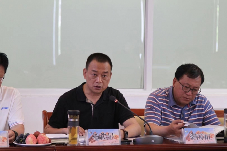 国家级文明旅游示范单位省级复审组一行莅临玉龙雪山景区指导创建工作 (3).jpg