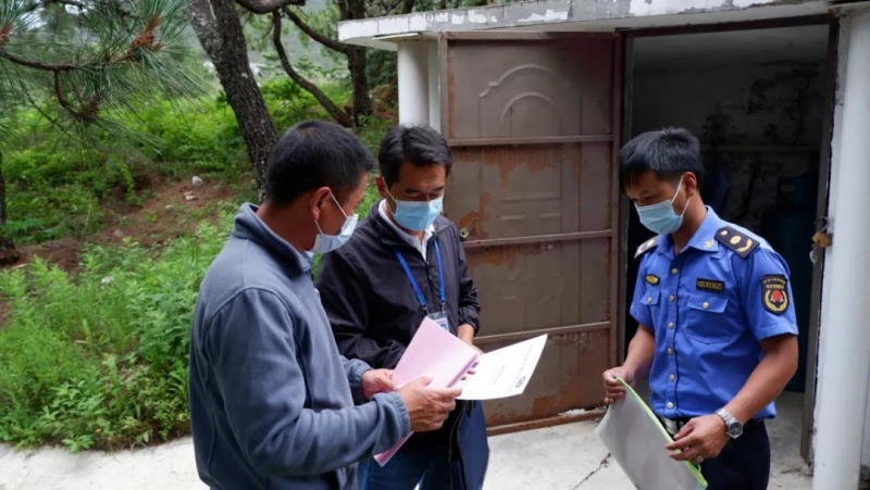 7防患于未“燃”  玉龙雪山管委会开展燃气安全专项检查.jpg