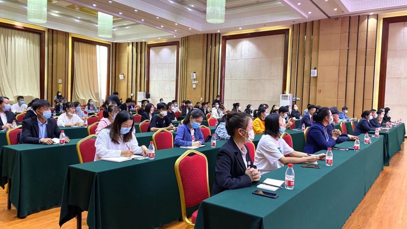 丽江积极打造餐饮服务文明创建的“亮丽窗口” (3).jpg