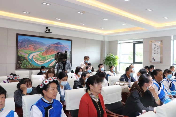 丽江2021金融知识普及月启动，切实提升社会公众金融素养 (1).jpg