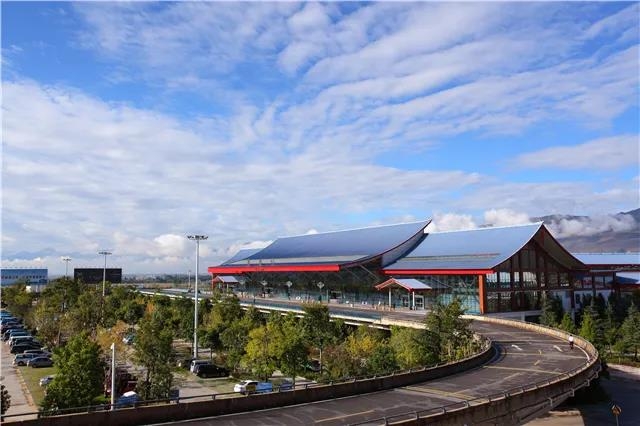 丽江首次运行直飞巴中航班！！1.5小时就能抵达