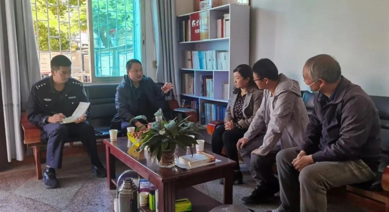 永胜法院片角镇诉讼服务联络点挂牌