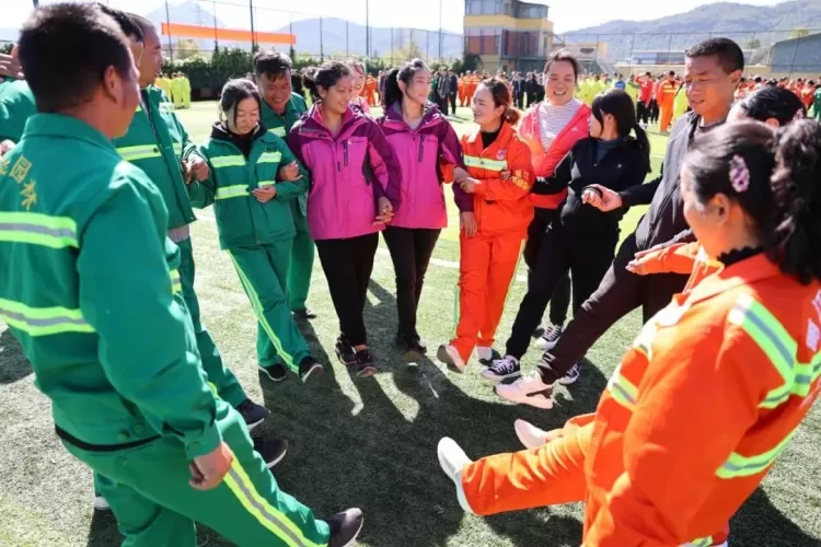 古城区投资控股集团庆祝古城区第十八个环卫工人节系列活动闭幕！