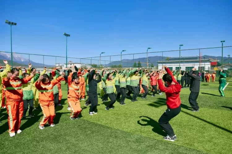 古城区投资控股集团庆祝古城区第十八个环卫工人节系列活动闭幕！