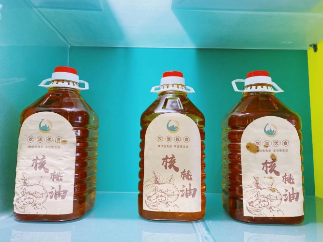 放心吃！丽江这家“菜篮子”便民店 把新鲜食材从田间直供到你的餐桌 (4).jpg