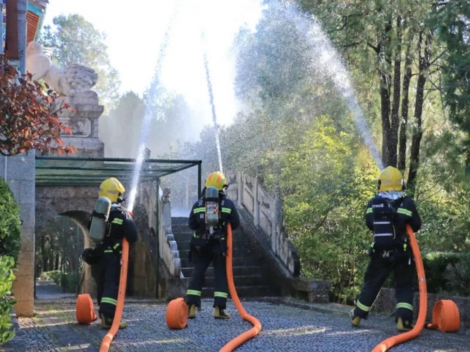 丽江古城狮子山景区开展森林消防应急演练