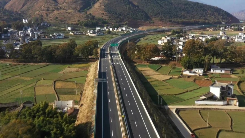 华丽高速程海至三川段高速公路验收合格，并公布了收费标准