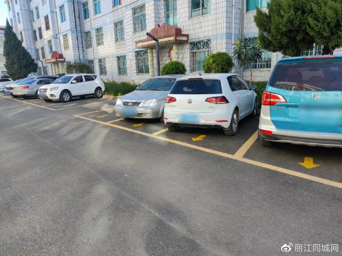 “一键”换新颜——老旧小区改出满满幸福感 (4).jpg