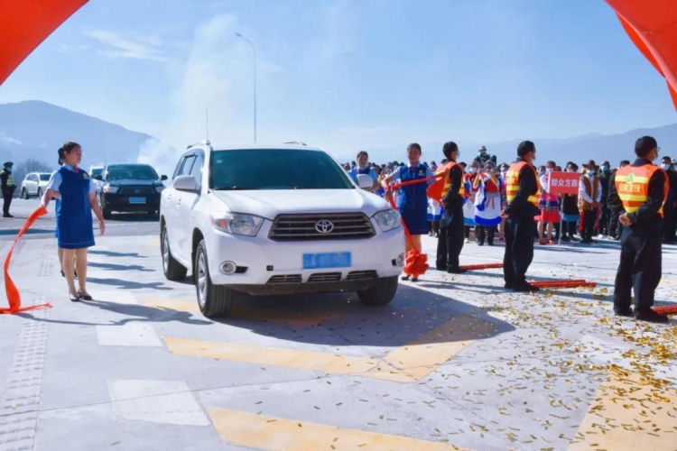 30分钟到丽江，大丽高速九河立交通了