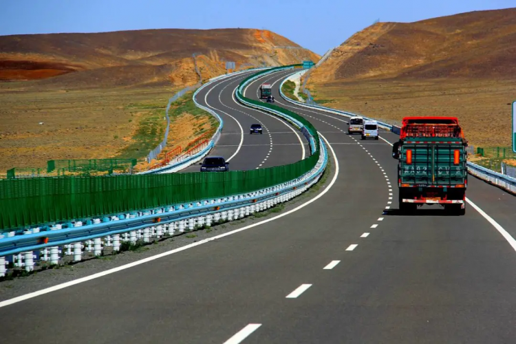 高速开140km/h都不扣分，最新交通法规放宽了？