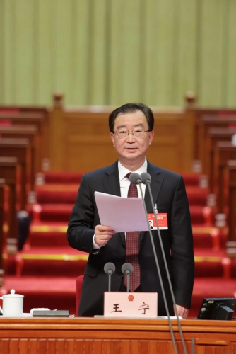 省十三届人大五次会议在昆闭幕