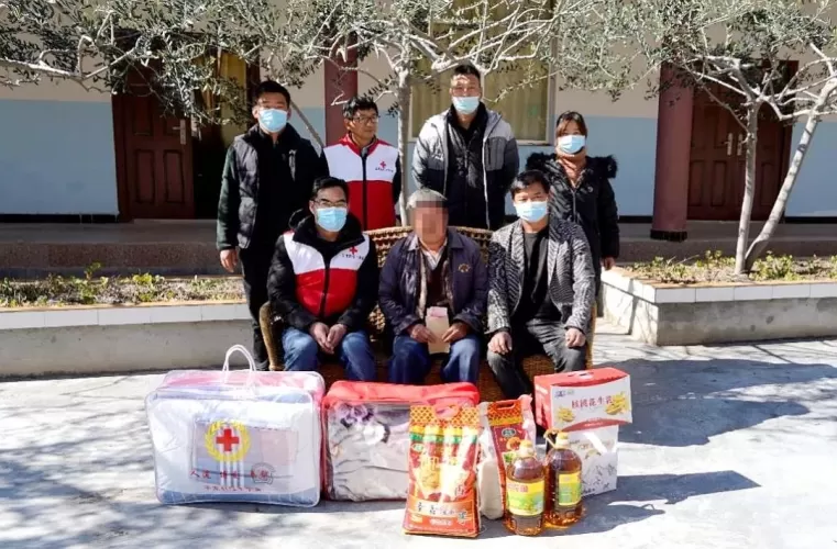 玉龙县开展＂2022年世界防治麻风病日＂宣传及走访慰问活动
