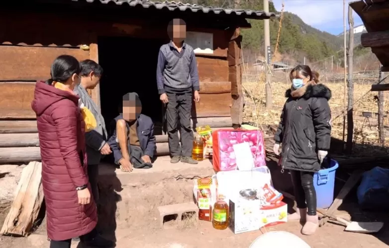 玉龙县开展＂2022年世界防治麻风病日＂宣传及走访慰问活动