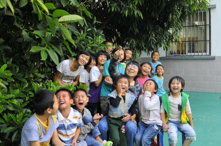 “百幅精品网络正能量图片”评选结果揭晓，《张桂梅和她的孩子们》入选