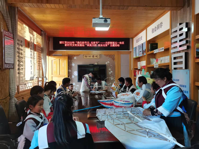 制花灯、品美食、游古城  元宵节丽江古城活动多多……