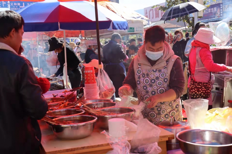 去逛棒棒会，探寻丽江今年最后的“年味”