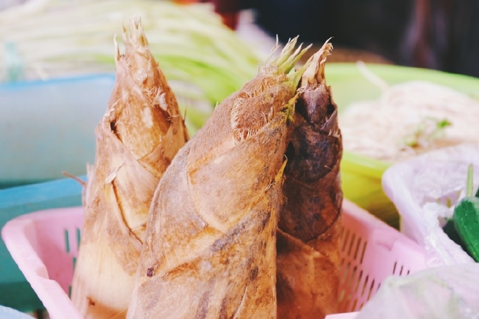 丽江人把春天吃进肚子里