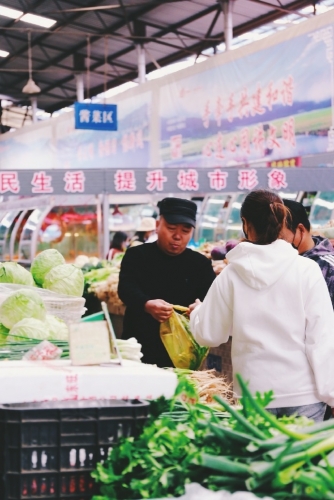 丽江人把春天吃进肚子里