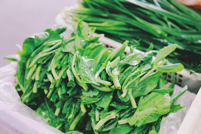 丽江人把春天吃进肚子里