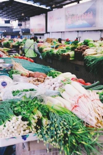 丽江人把春天吃进肚子里