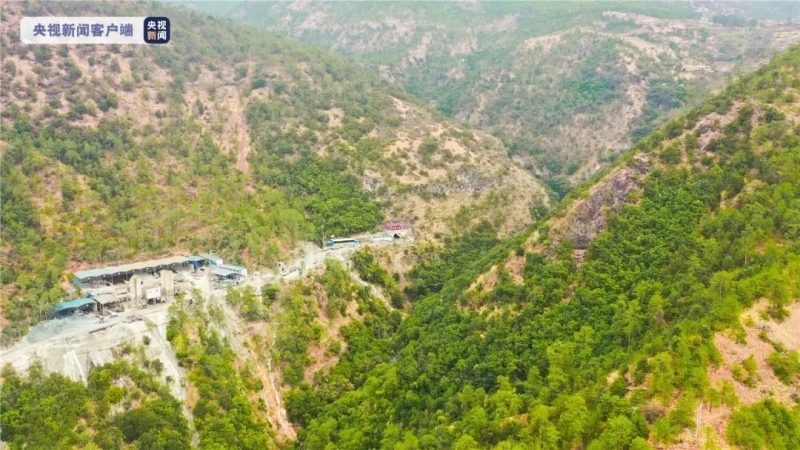 滇藏铁路丽香段最新进展：玉龙雪山隧道2、3号横洞区间顺利贯通！