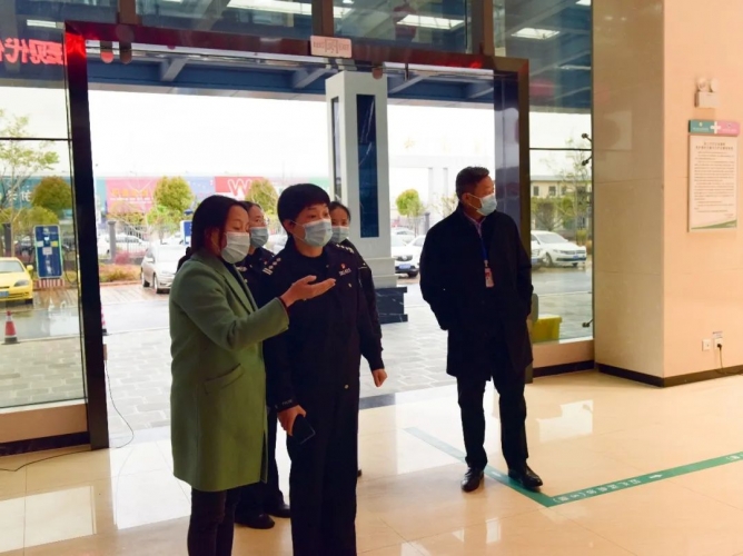 丽江多家医院开通戍边民警优先就医“绿色通道” (1).jpg